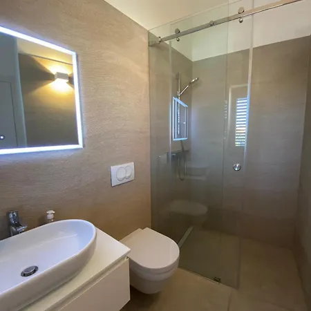 Apartment Levantara *